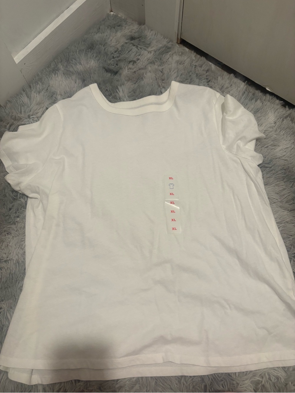 Old Navy White Short-Sleeve Crewneck Tee